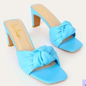 New Lulu’s Lunko Blue Woven Sandals Slides